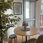 Stylish With Balcony - Very - Long And Pets Welcome קרקסון