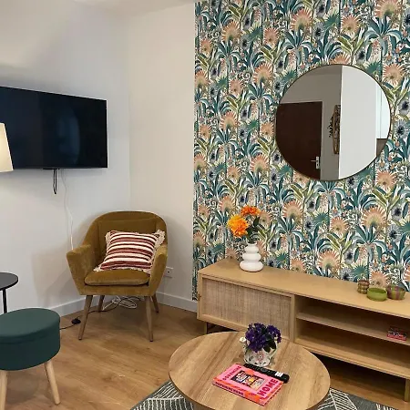 Botanic Escape With Balcony & Candle Bath Ritual - Pets Welcome Apartment Carcassonne